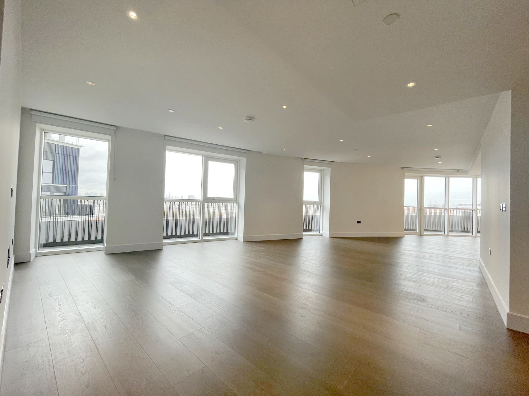 伦敦·柏郦 White City Living 三房三卫 W12 7RG 公寓实拍