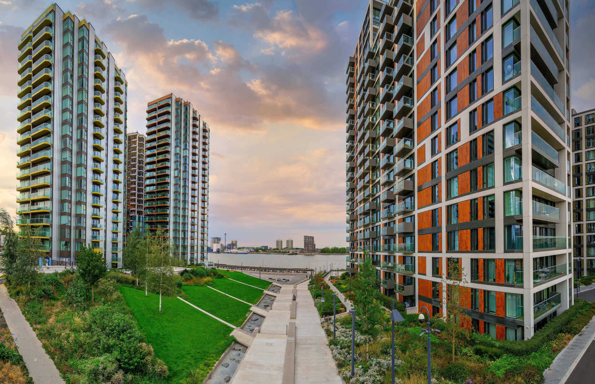 伦敦·皇家阿森纳水岸 Royal Arsenal Riverside 外立面