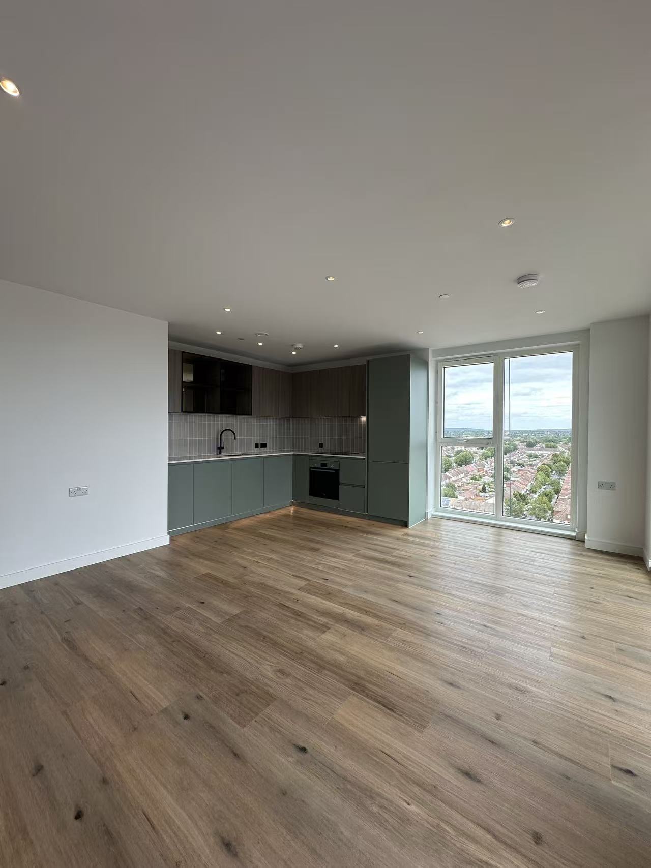 Lansha Group - UK Real Estate, UK Property Agency | One stop shop for buying and purchasing properties in the UK